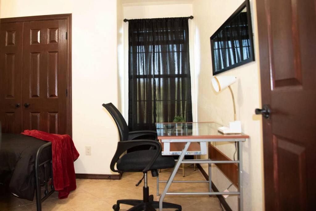 1 Min To University Utrgv 2Bd 2Bt Town Suite Единбург Екстер'єр фото