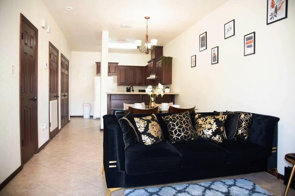 1 Min To University Utrgv 2Bd 2Bt Town Suite Единбург Екстер'єр фото