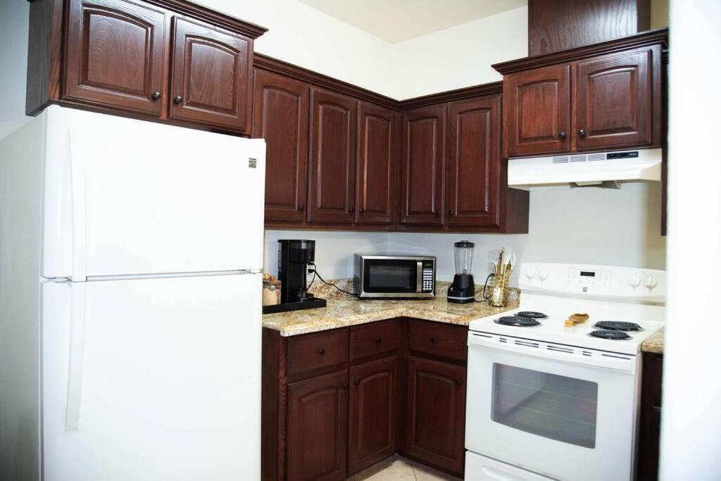 1 Min To University Utrgv 2Bd 2Bt Town Suite Единбург Екстер'єр фото